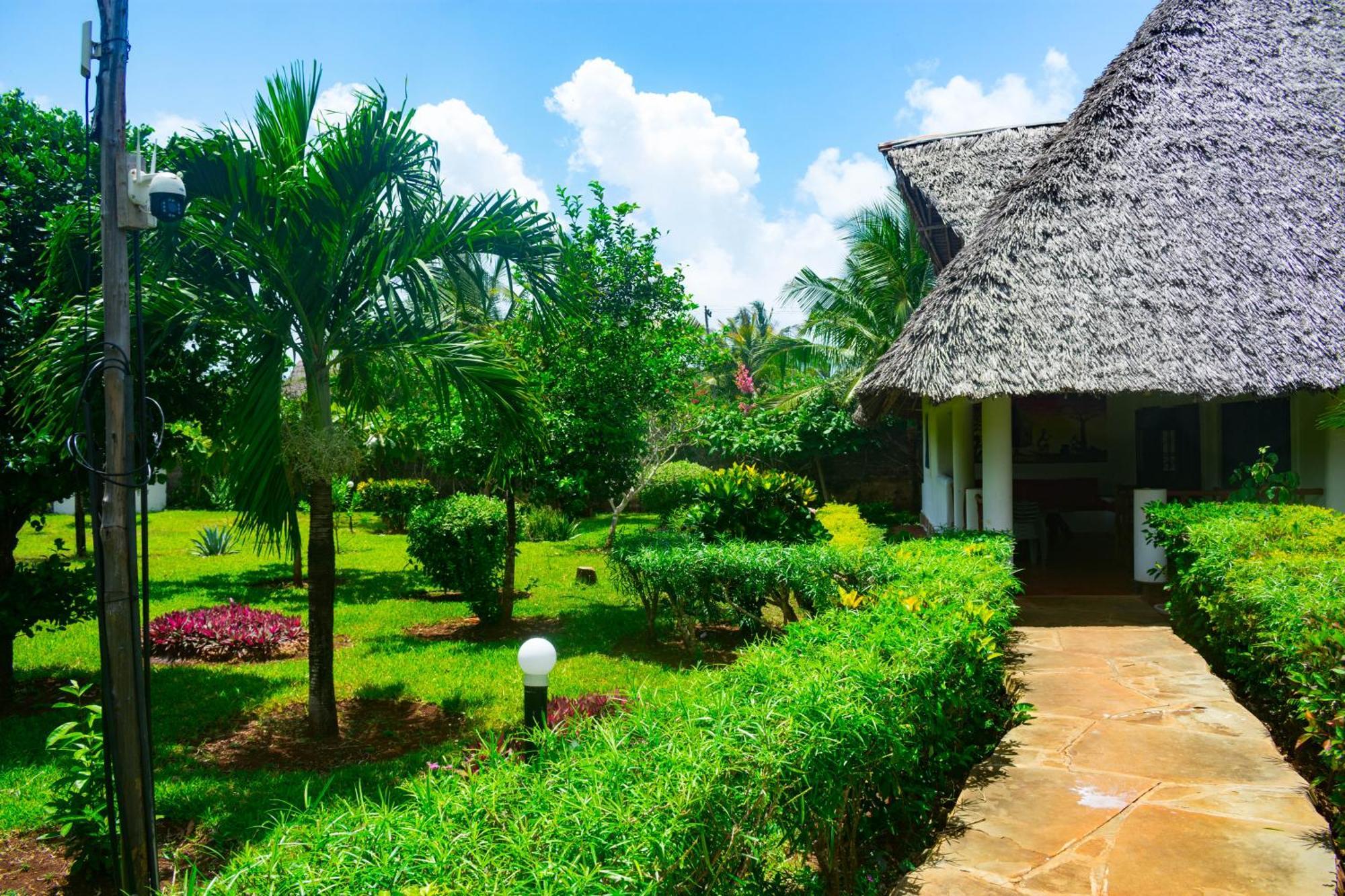 Villas Dora And Holly Диани-Бич Экстерьер фото